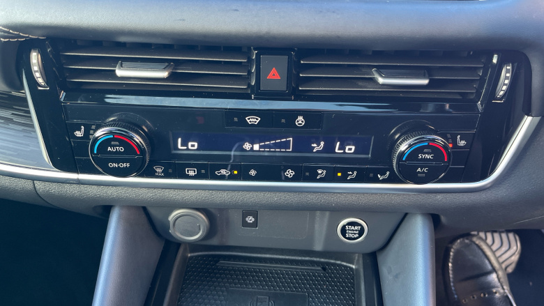 Nissan Qashqai 1.3 DiG-T MH 158 Tekna 5dr 4WD Xtronic Petrol Hatchback